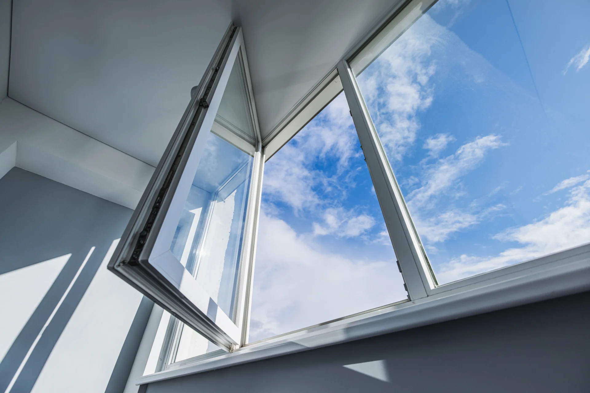 VLX 80 Casement Window in Dallas, TX | Westlight Windows Dallas - detail 1